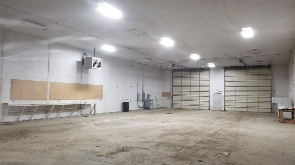 RJ Corman-5,000 SQ FT Shop On 10 Acres With Office Trailer : 6011 138th Ave NW, Williston, ND 58801